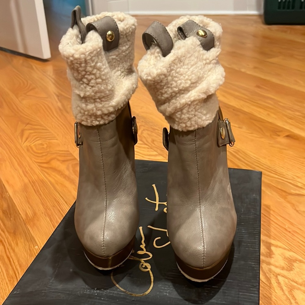 Colin Stuart taupe leather bootie